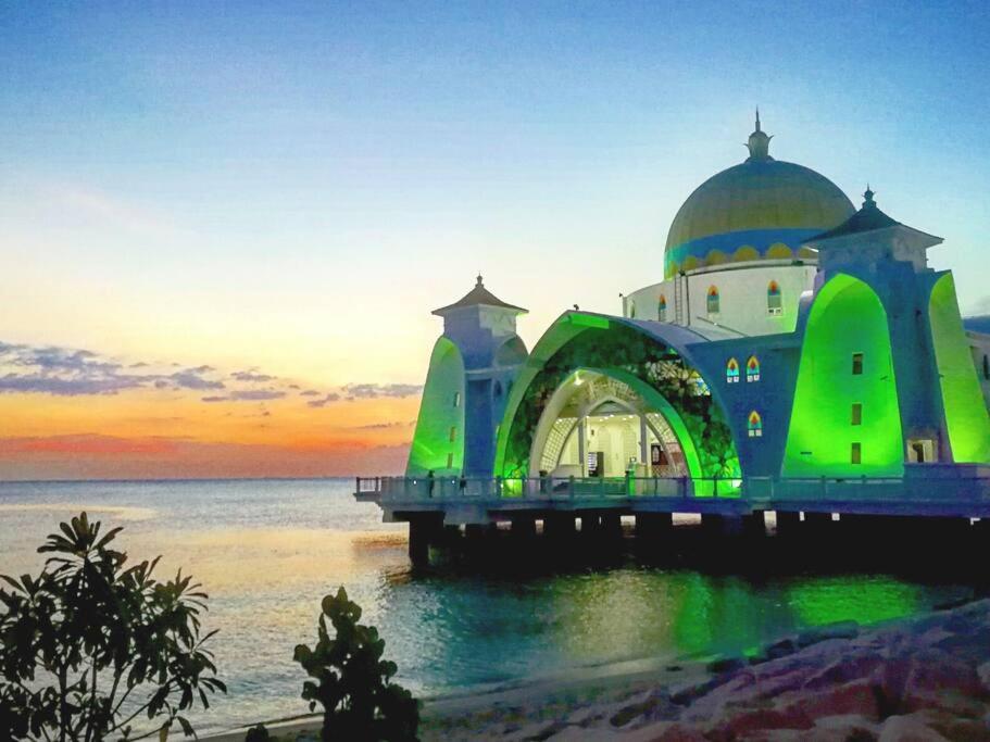 Leju 21 樂居 Explore Malacca From A Riverside House Eksteriør bilde